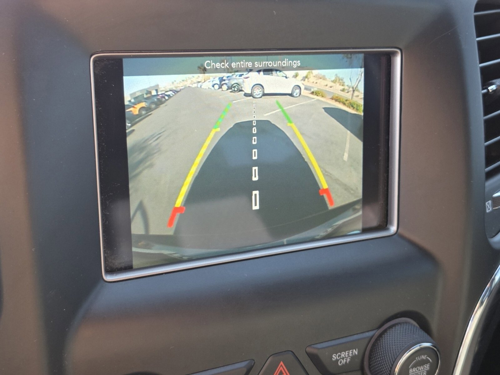 Used 2021 Jeep Grand Cherokee Laredo image 21