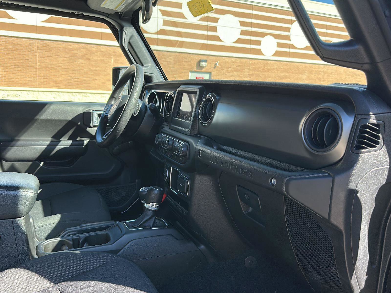 Used 2023 Jeep Wrangler Sport image 21