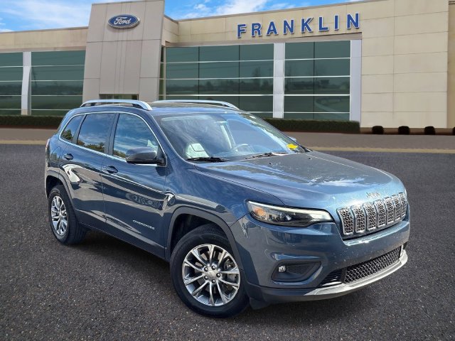 Used 2019 Jeep Cherokee Latitude Plus w/ Cold Weather Group AWD/4WD image 1