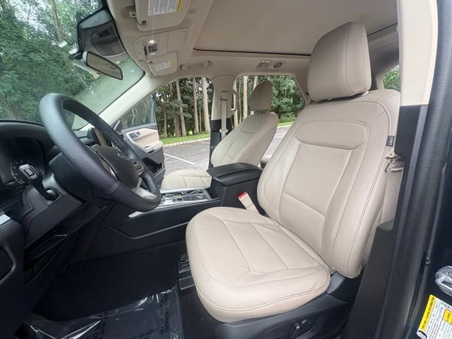 Certified 2023 Ford Explorer XLT w/ Equipment Group 202A AWD/4WD image 12