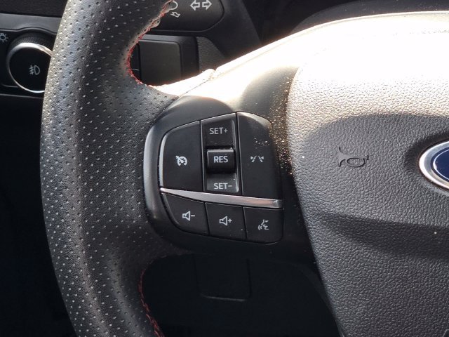 Certified 2025 Ford Escape ST-Line Select AWD/4WD image 18