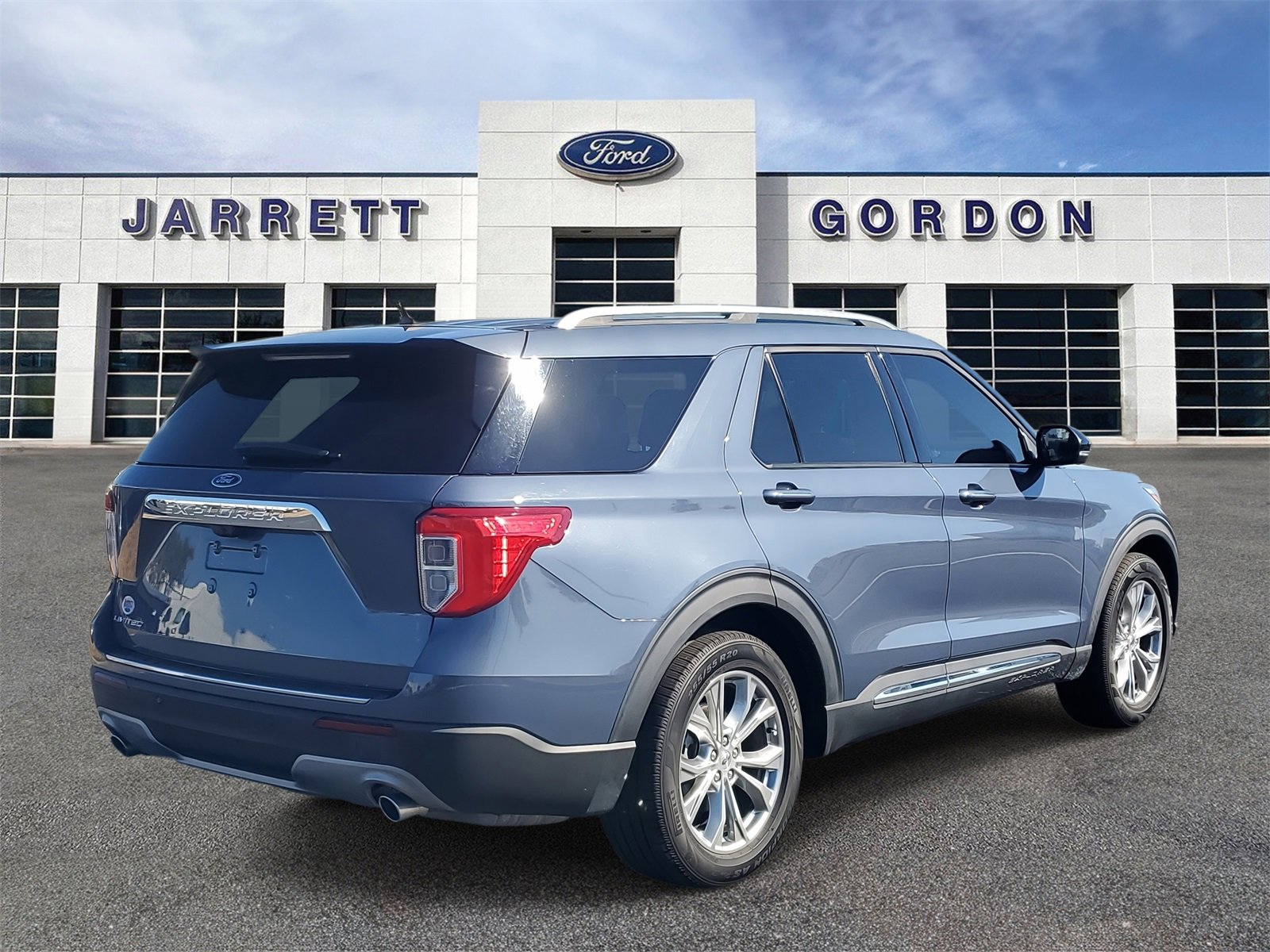 Certified 2021 Ford Explorer Limited w/ Equipment Group 301A image 4