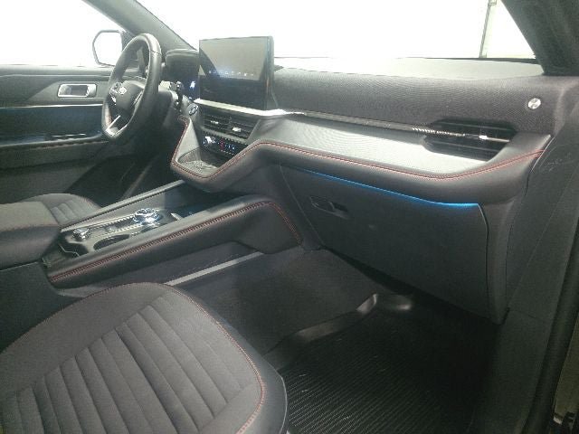 Certified 2025 Ford Explorer ST-Line w/ Premium Package AWD/4WD image 4