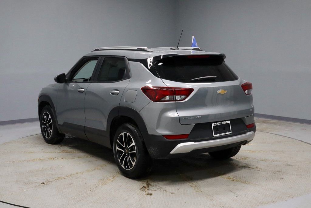Used 2025 Chevrolet TrailBlazer LT image 3