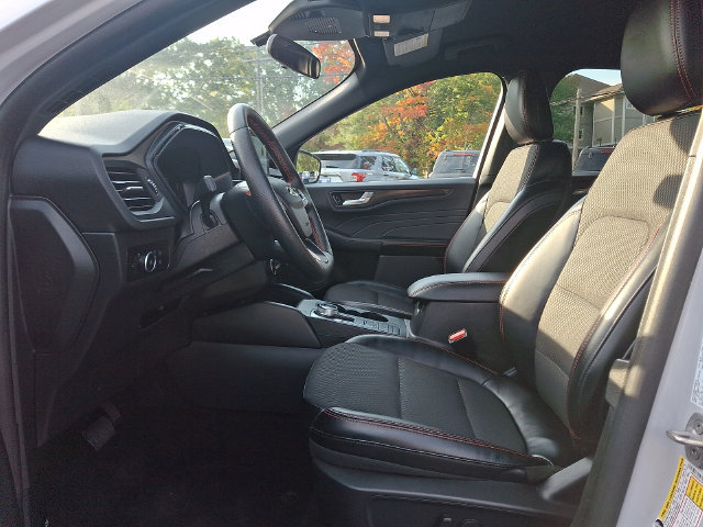 Certified 2025 Ford Escape ST-Line Select AWD/4WD image 14