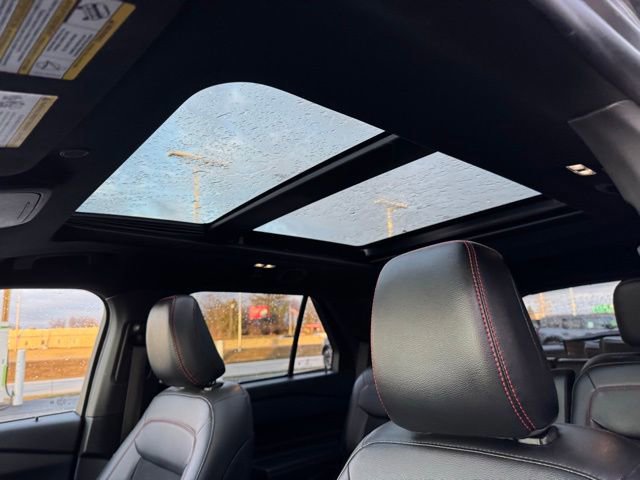 Certified 2022 Ford Explorer ST-Line w/ Class IV Trailer Tow Package image 15