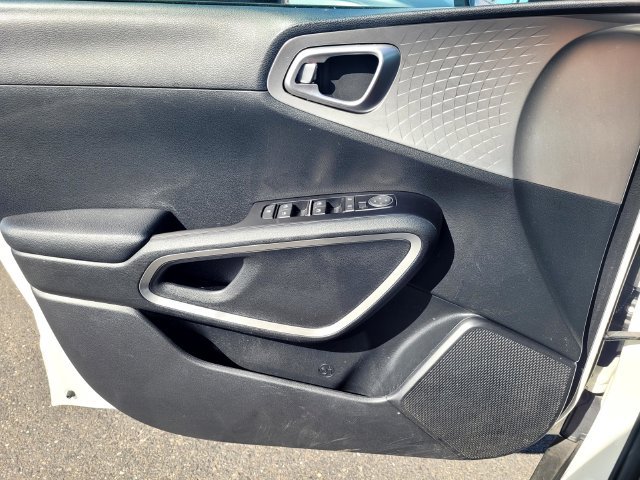 Used 2023 Kia Soul S FWD image 14