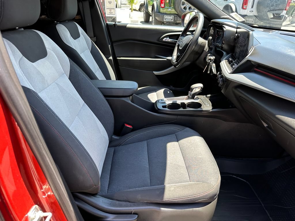 Used 2024 Chevrolet Trax RS w/ Driver Confidence Package FWD image 16
