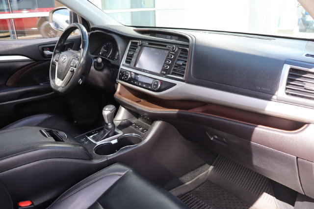 Used 2019 Toyota Highlander XLE AWD/4WD image 42