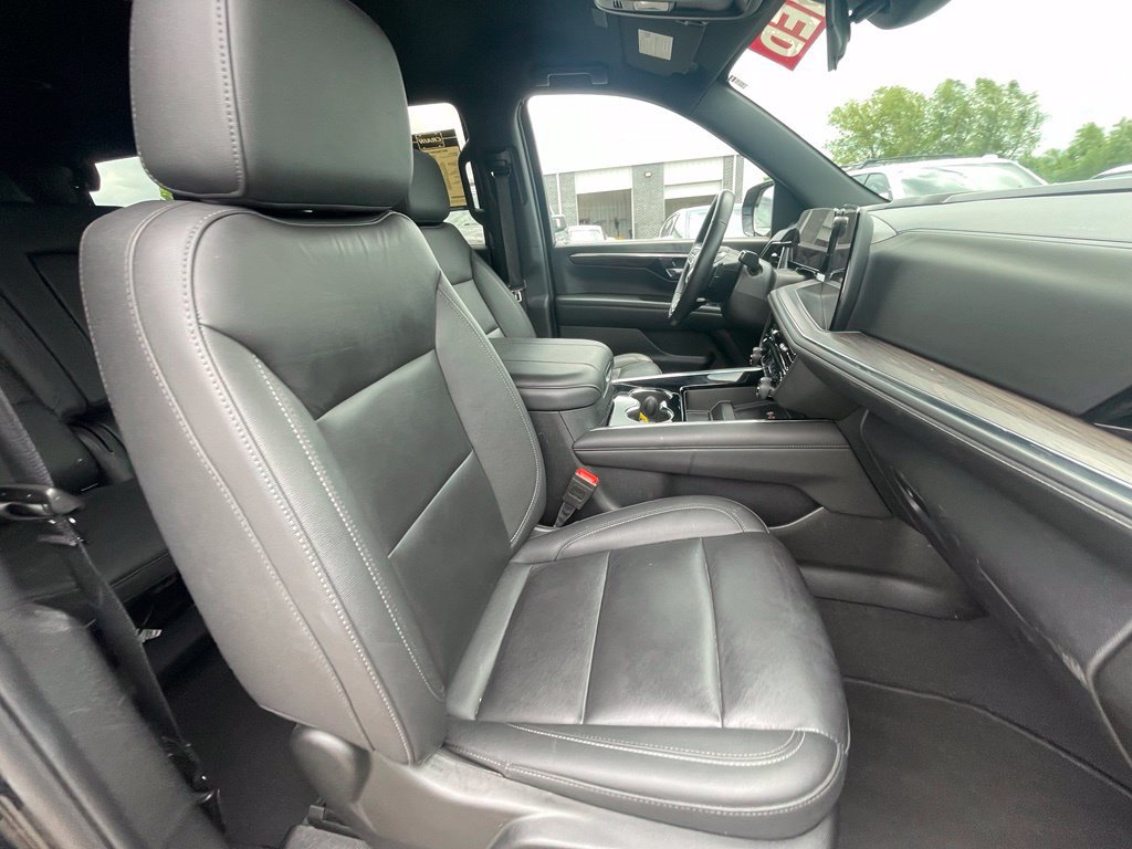 Used 2025 Chevrolet Tahoe LT RWD image 28