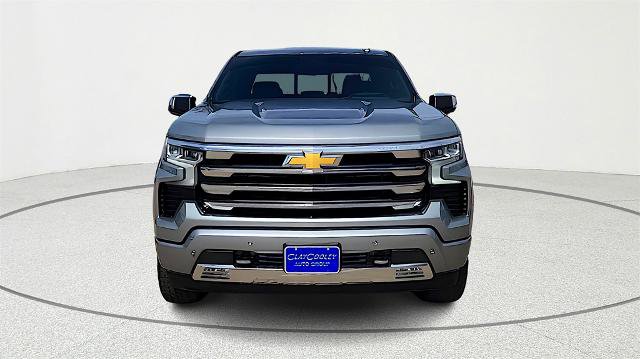 Used 2025 Chevrolet Silverado 1500 High Country w/ Technology Package image 3