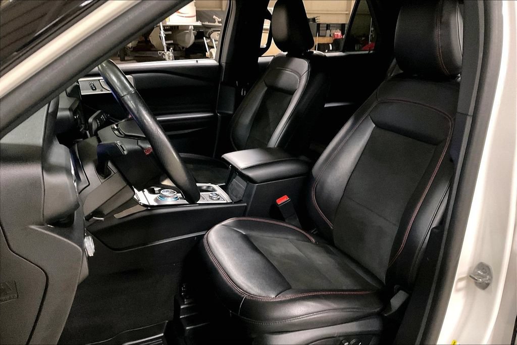 Certified 2023 Ford Explorer ST-Line AWD/4WD image 23