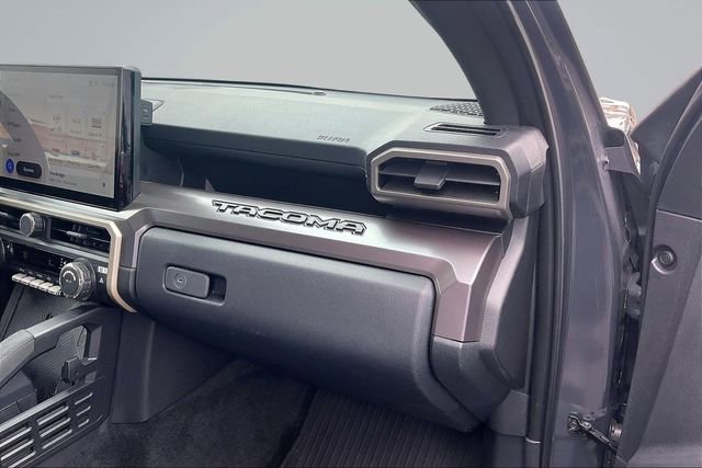 Used 2025 Toyota Tacoma TRD Off-Road AWD/4WD image 16