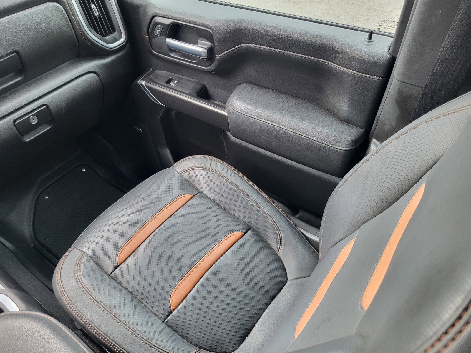 Used 2021 GMC Sierra 2500 AT4 w/ AT4 Premium Plus Package image 16