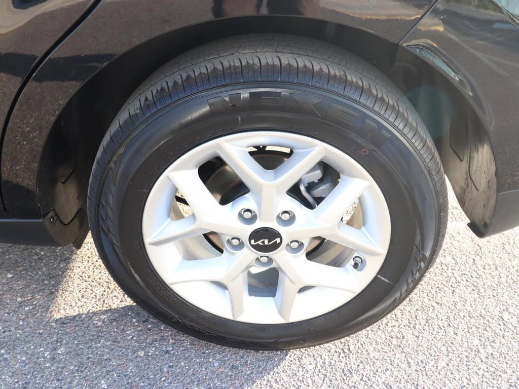 Used 2025 Kia Soul LX w/ LX Technology Package image 15