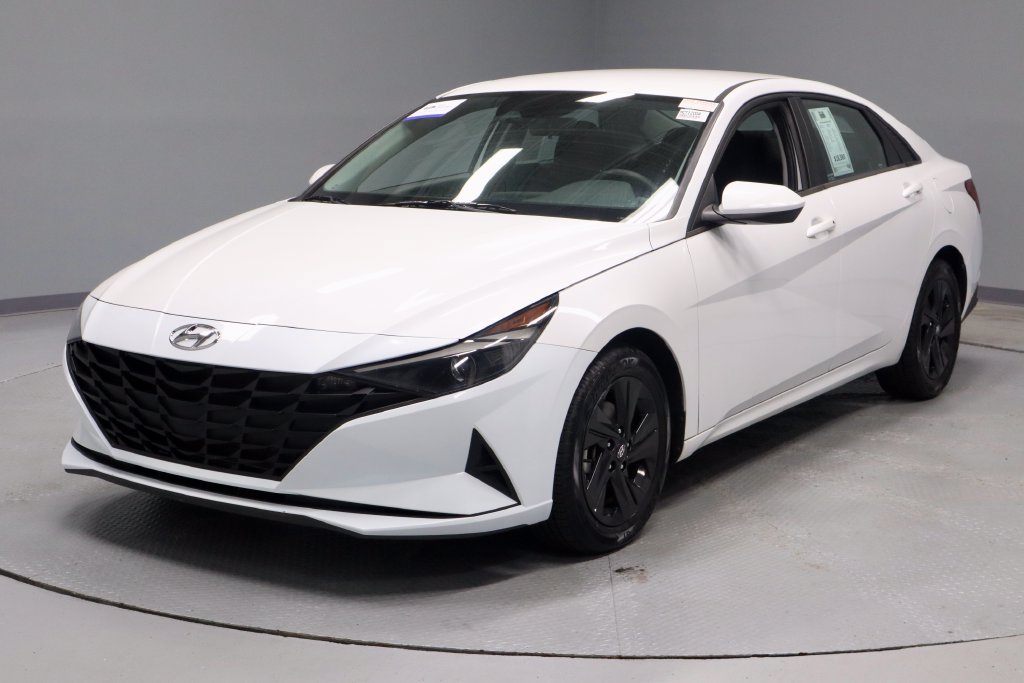 Used 2022 Hyundai Elantra SEL FWD image 5