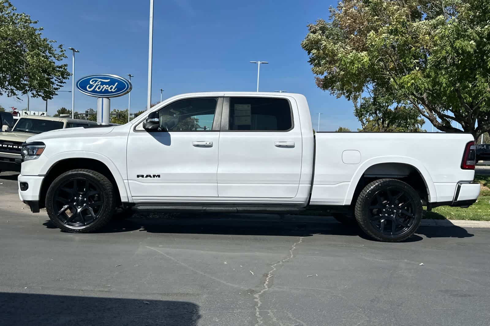 Used 2022 RAM 1500 Laramie AWD/4WD image 5
