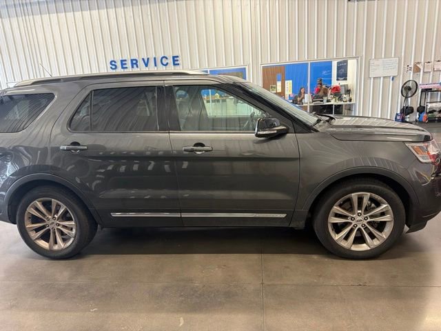 Certified 2018 Ford Explorer XLT w/ Equipment Group 202A FWD image 6