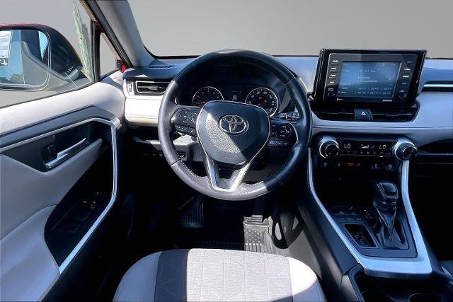 Used 2020 Toyota RAV4 XLE w/ Convenience Package FWD image 5