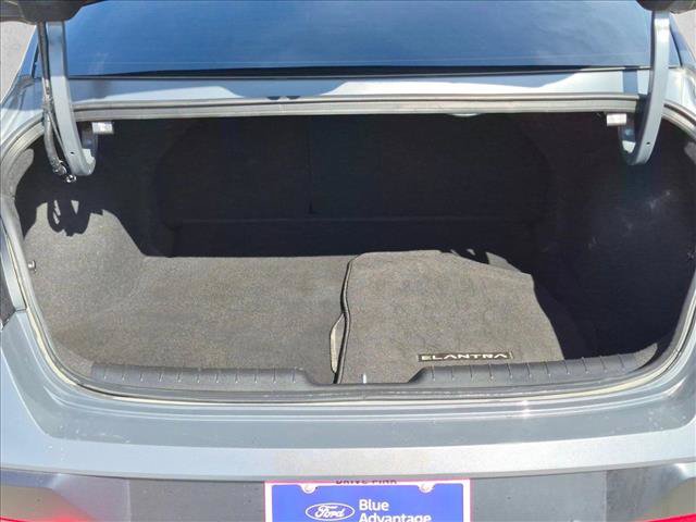 Used 2024 Hyundai Elantra Limited FWD image 7