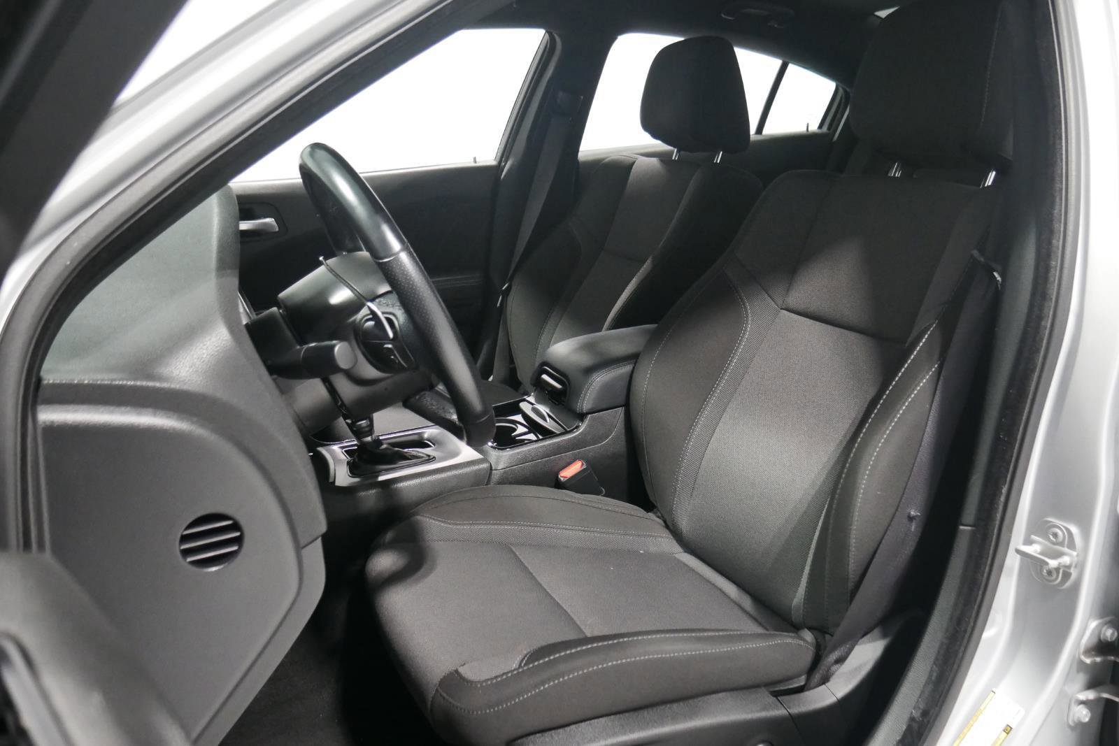 Used 2022 Dodge Charger SXT w/ Blacktop Package image 10