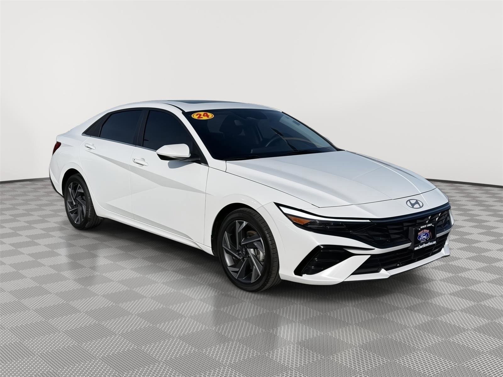 Used 2024 Hyundai Elantra SEL w/ Convenience Package image 7