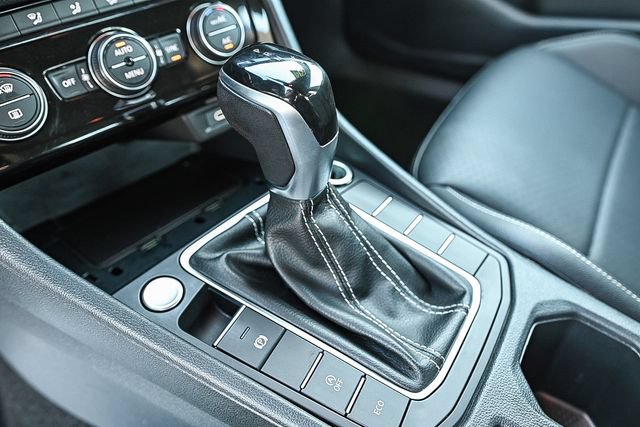 Used 2024 Volkswagen Jetta SE FWD image 26