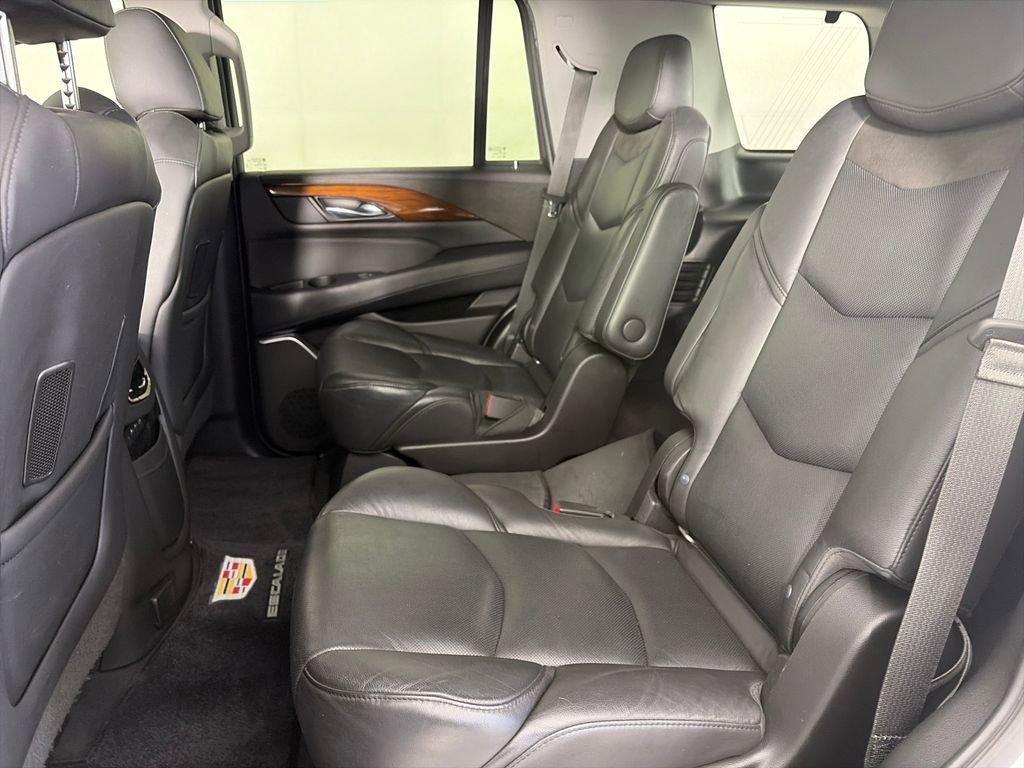 Used 2019 Cadillac Escalade Luxury AWD/4WD image 13
