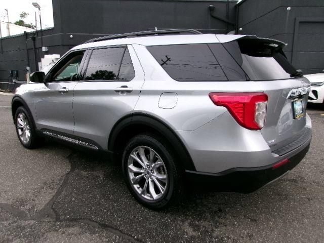 Certified 2023 Ford Explorer XLT w/ Equipment Group 202A AWD/4WD image 8
