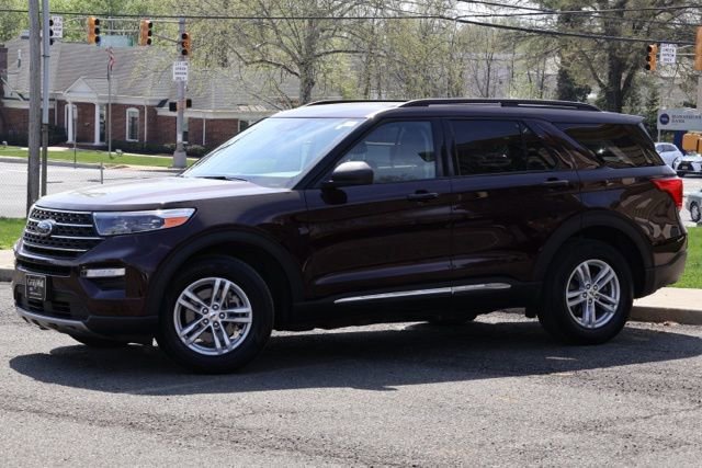 Certified 2022 Ford Explorer XLT w/ Equipment Group 202A image 8