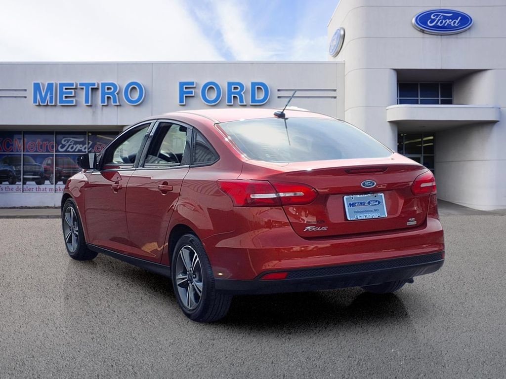 Certified 2018 Ford Focus SE w/ SE Appearance Package FWD image 5