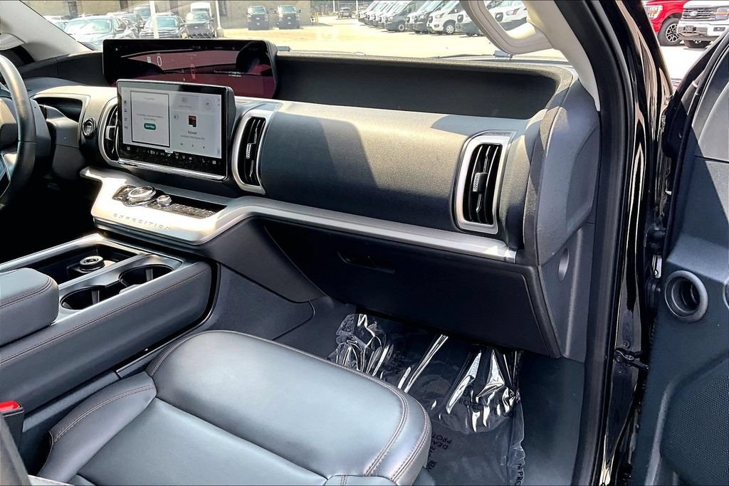 Certified 2025 Ford Expedition Active RWD image 15