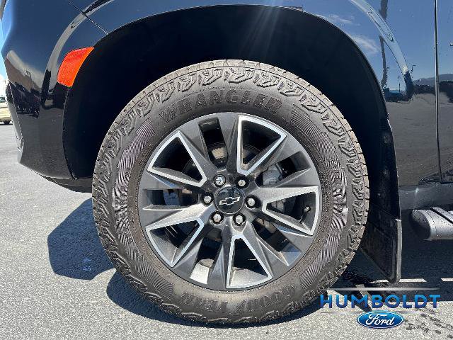 Used 2023 Chevrolet Tahoe Z71 w/ Luxury Package AWD/4WD image 11