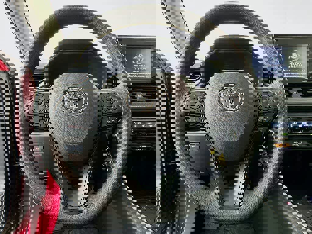 Used 2021 Toyota RAV4 LE image 19