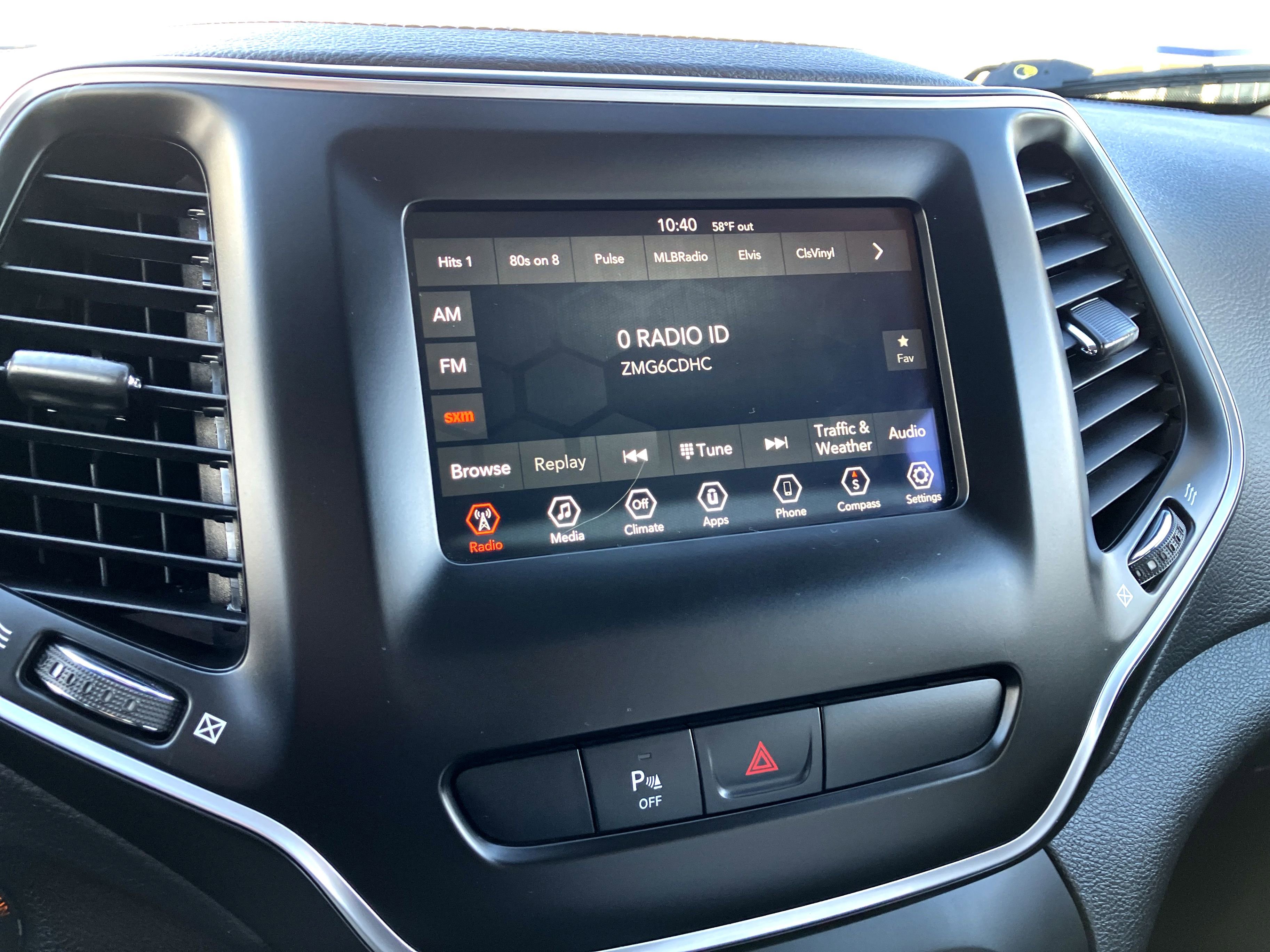 Used 2020 Jeep Cherokee Latitude Plus image 27