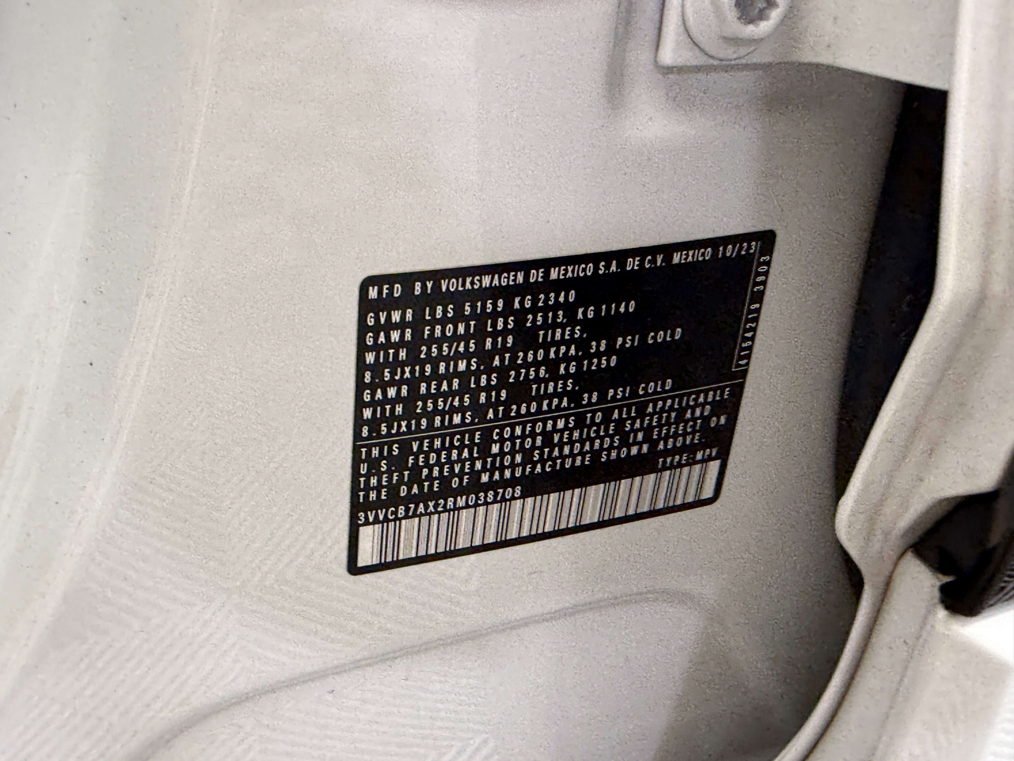 Used 2024 Volkswagen Tiguan SE R-Line image 28