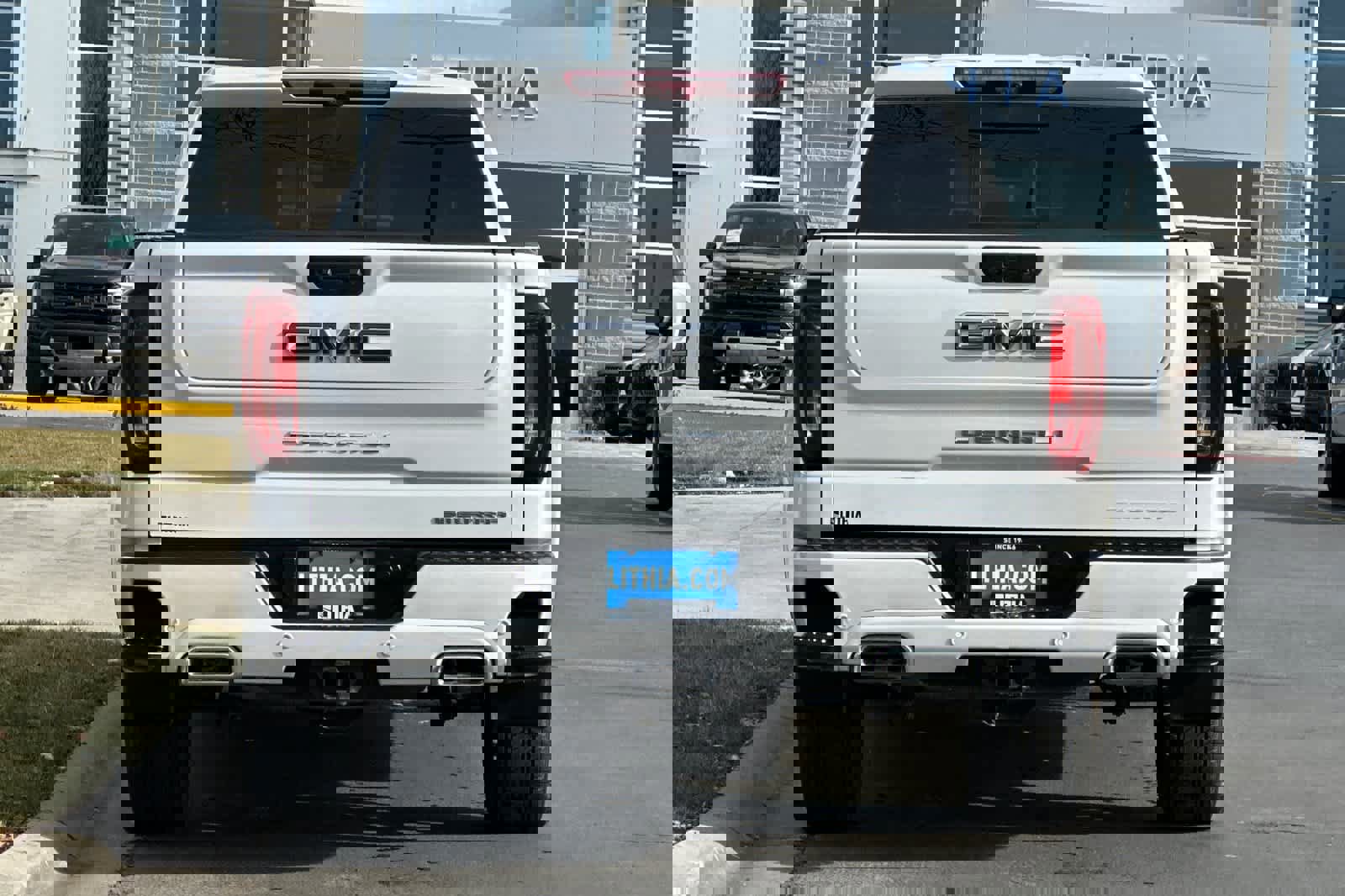 Used 2024 GMC Sierra 1500 Denali Ultimate image 4