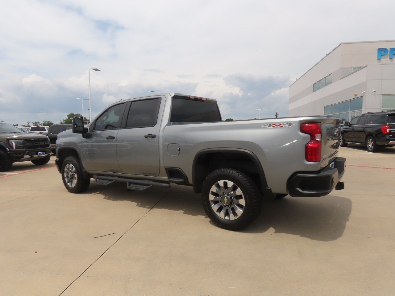 Used 2024 Chevrolet Silverado 2500 Custom w/ Custom Value Package AWD/4WD image 16