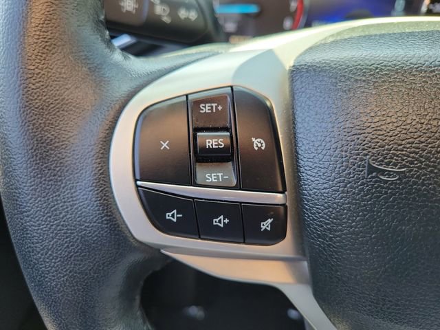 Certified 2023 Ford Explorer XLT w/ Equipment Group 202A RWD image 5