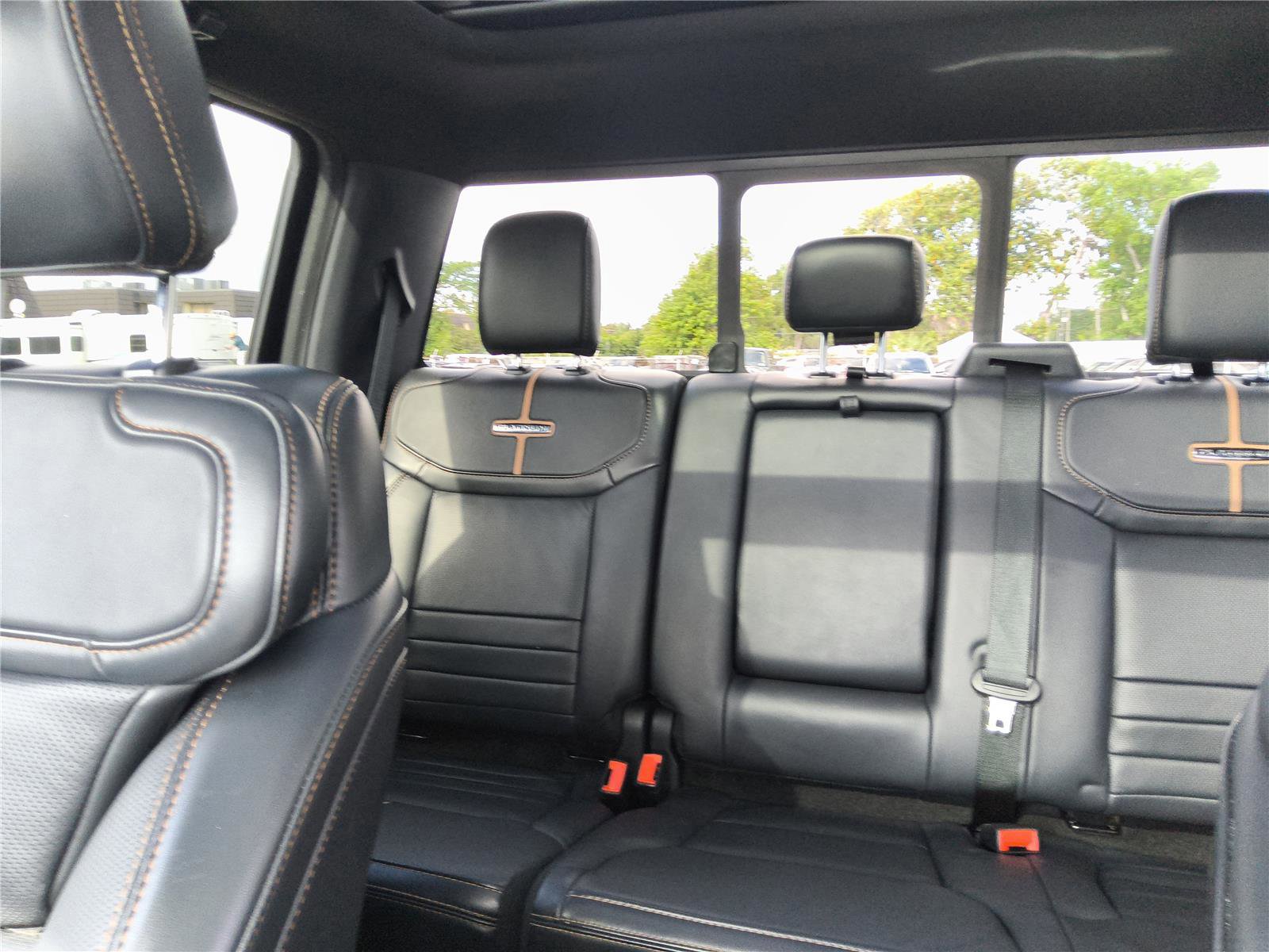 Certified 2024 Ford F350 Platinum w/ Tremor Off-Road Package image 17