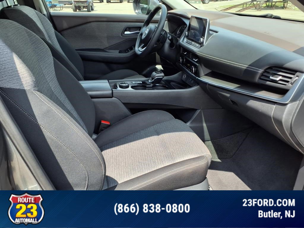 Used 2023 Nissan Rogue SV image 14