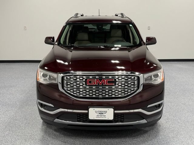 Used 2017 GMC Acadia Denali w/ Technology Package AWD/4WD image 4