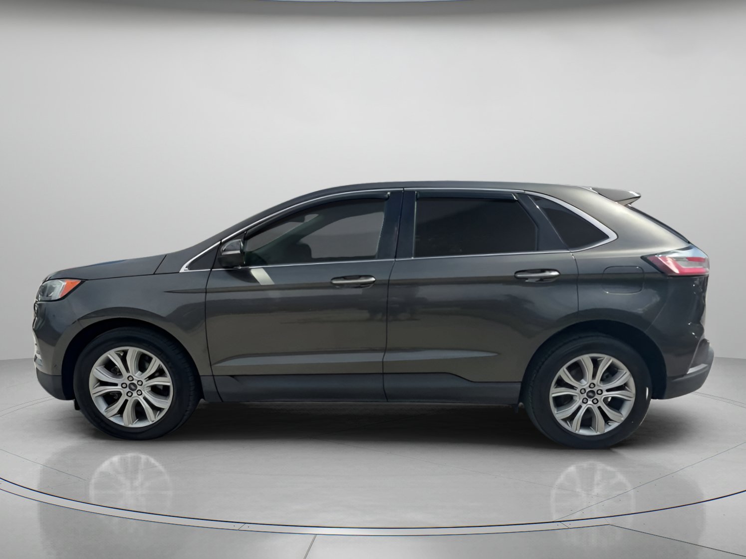 Certified 2019 Ford Edge Titanium w/ Equipment Group 301A FWD image 18