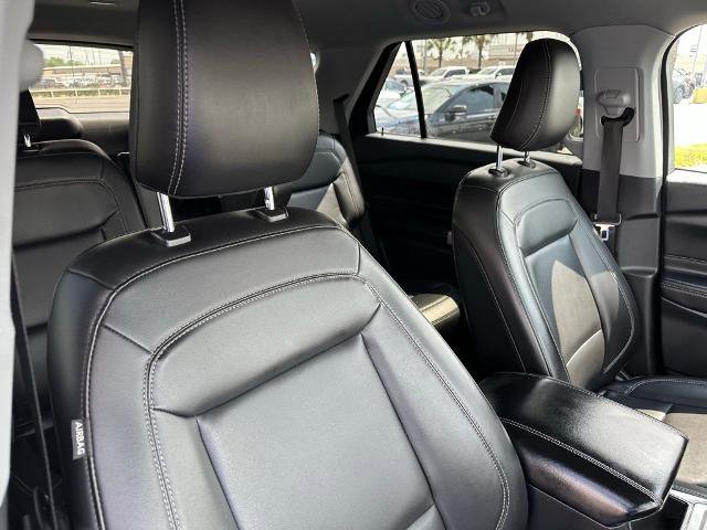 Certified 2022 Ford Explorer XLT w/ Equipment Group 202A RWD image 25