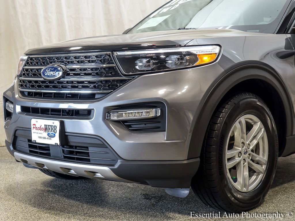 Certified 2021 Ford Explorer XLT w/ Equipment Group 202A AWD/4WD image 3