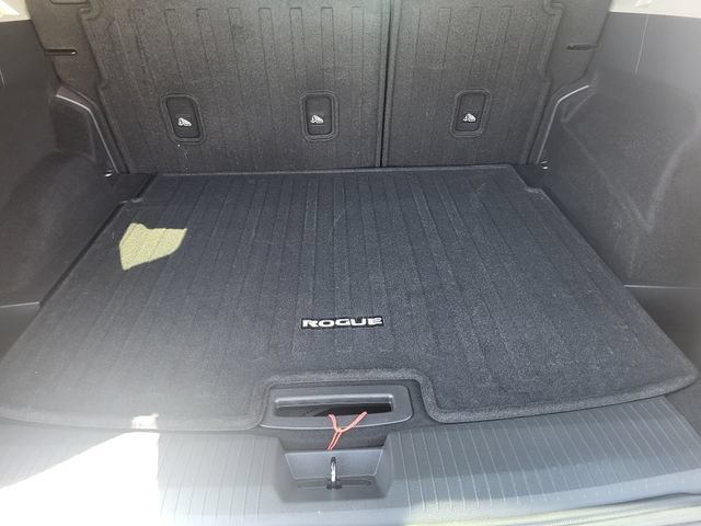 Used 2023 Nissan Rogue SV FWD image 31