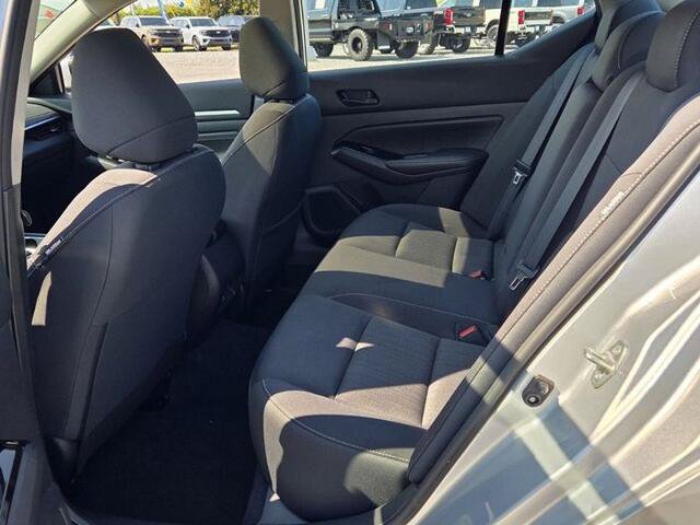Used 2023 Nissan Altima 2.5 SV w/ SV Premium Package FWD image 6