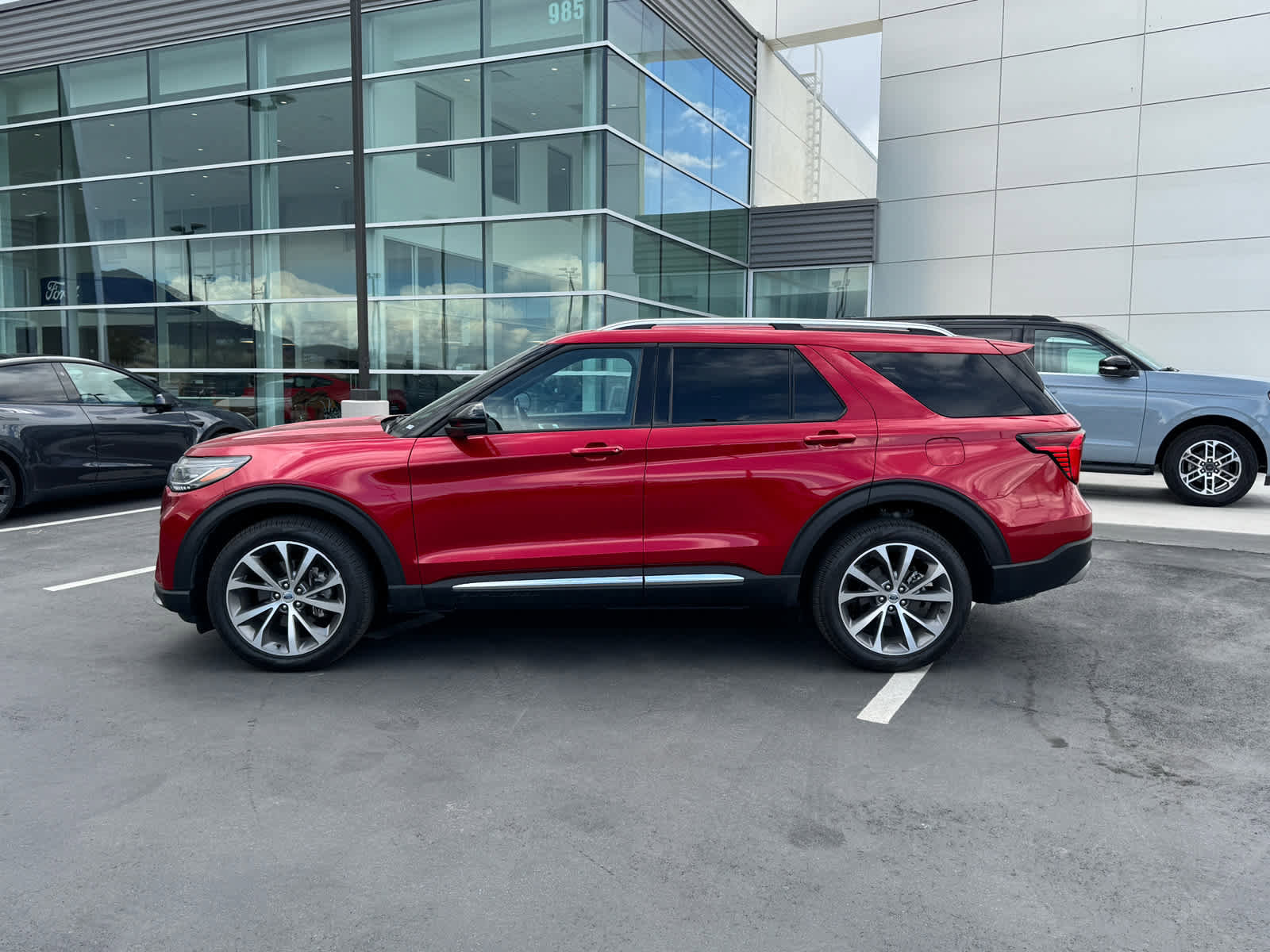 Certified 2025 Ford Explorer Platinum w/ Ultimate Package AWD/4WD image 9