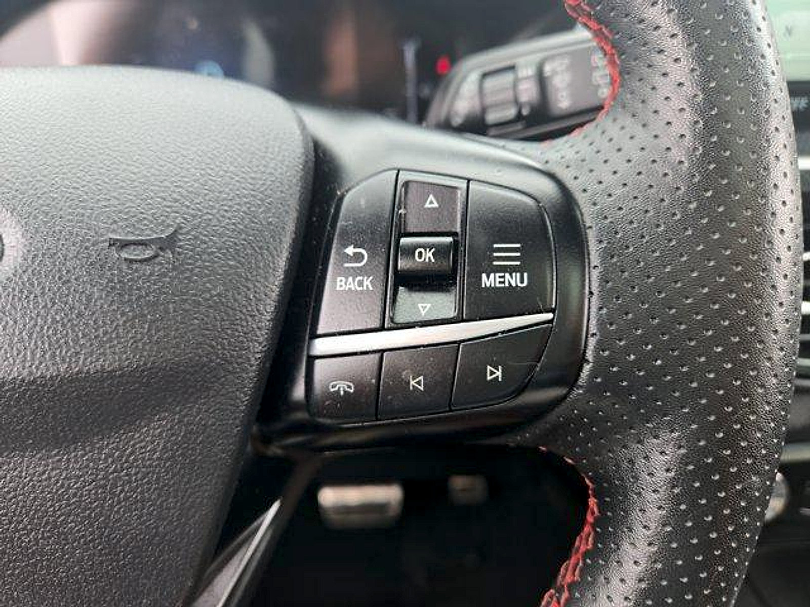 Certified 2024 Ford Escape ST-Line w/ Tech Pack #1 AWD/4WD image 15