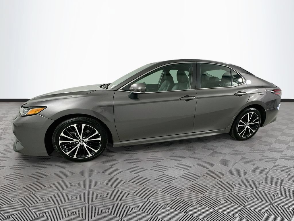 Used 2019 Toyota Camry SE w/ Convenience Package FWD image 6